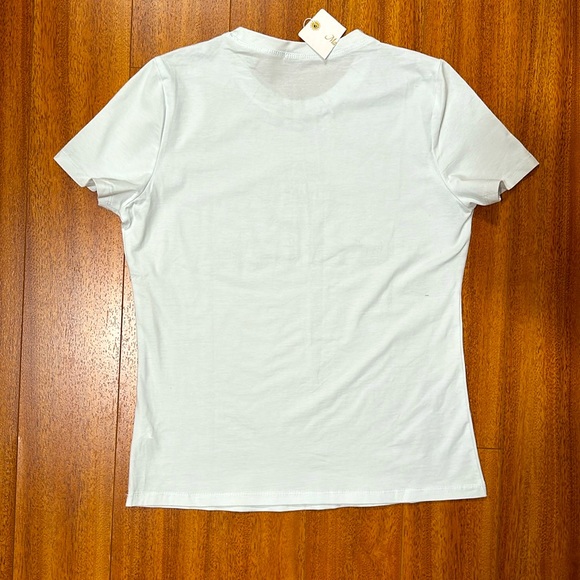 NWT White T-shirt w/rhinestone details B ⚜️ - Picture 5 of 5